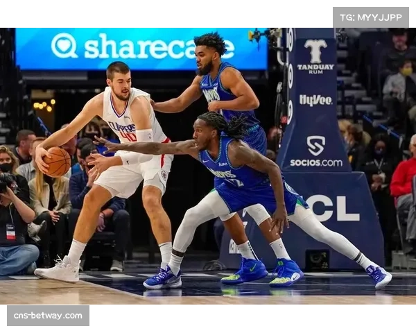 格兰放弃挡拆改打锋线进攻 适应小外援不灵的一号位困境